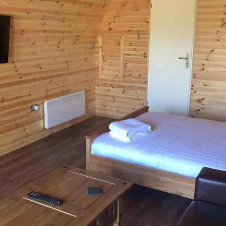 Superior Glamping Pod With Hot Tub Hotel Frodsham Luaran gambar