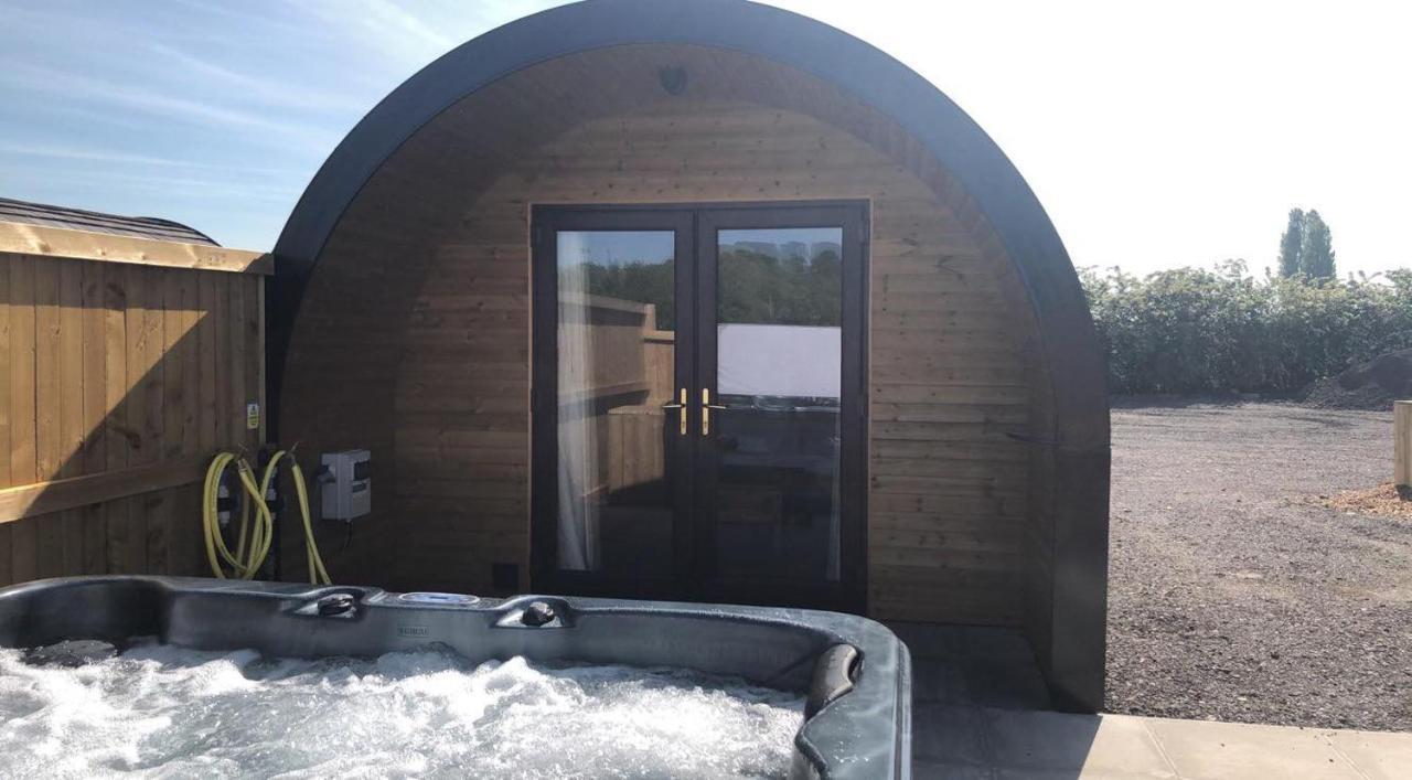 Superior Glamping Pod With Hot Tub Hotel Frodsham Luaran gambar